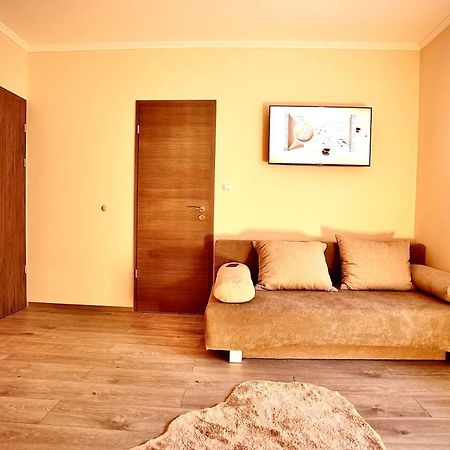 Bacchus Pub Es Panzio Bed & Breakfast Dunaharaszti Eksteriør bilde