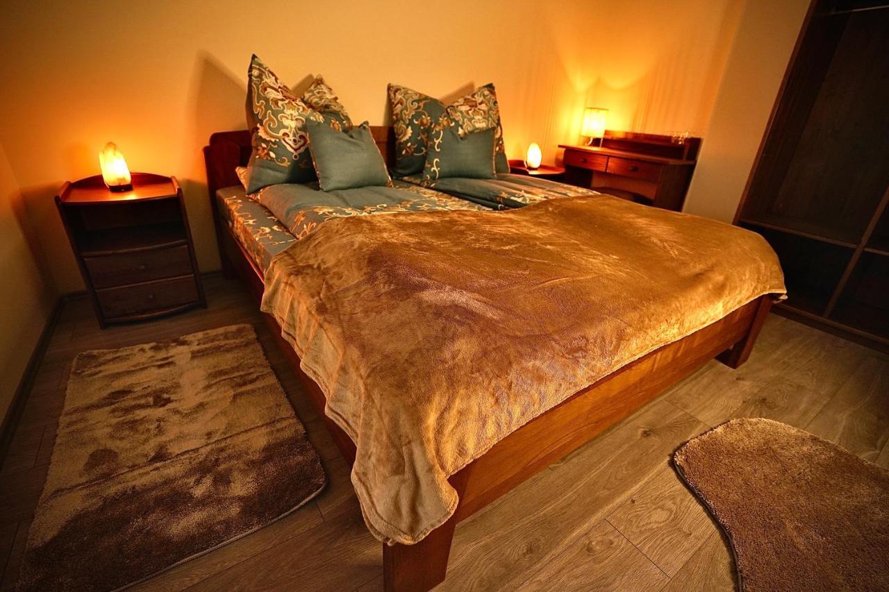 Bacchus Pub Es Panzio Bed & Breakfast Dunaharaszti Eksteriør bilde
